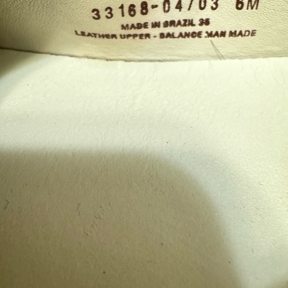 Clarks Red Leather Women's Flats - Picture 8 of 8